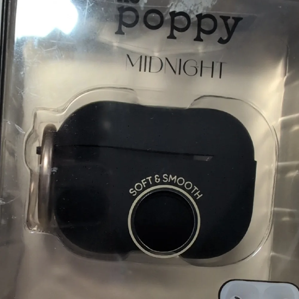XO Poppy Midnight Black AirPods Pro Case
